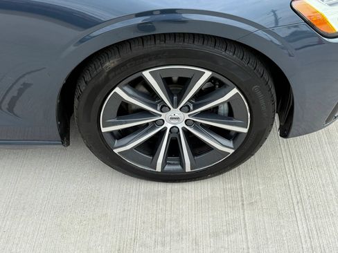 Used 2022 Volvo S60 B5 Momentum AWD/4WD image 45