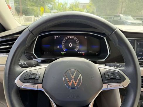 Used 2023 Volkswagen Jetta SE FWD image 31