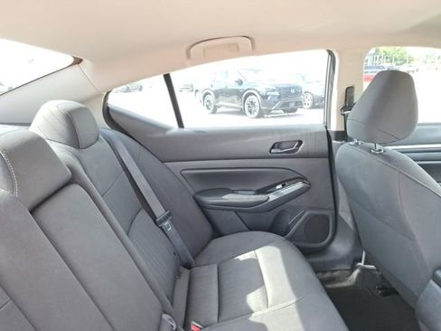 Used 2023 Nissan Altima 2.5 SV FWD image 6