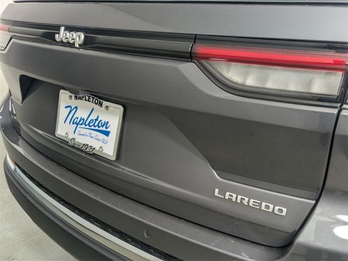 New 2025 Jeep Grand Cherokee Laredo w/ Luxury Tech Group I image 8