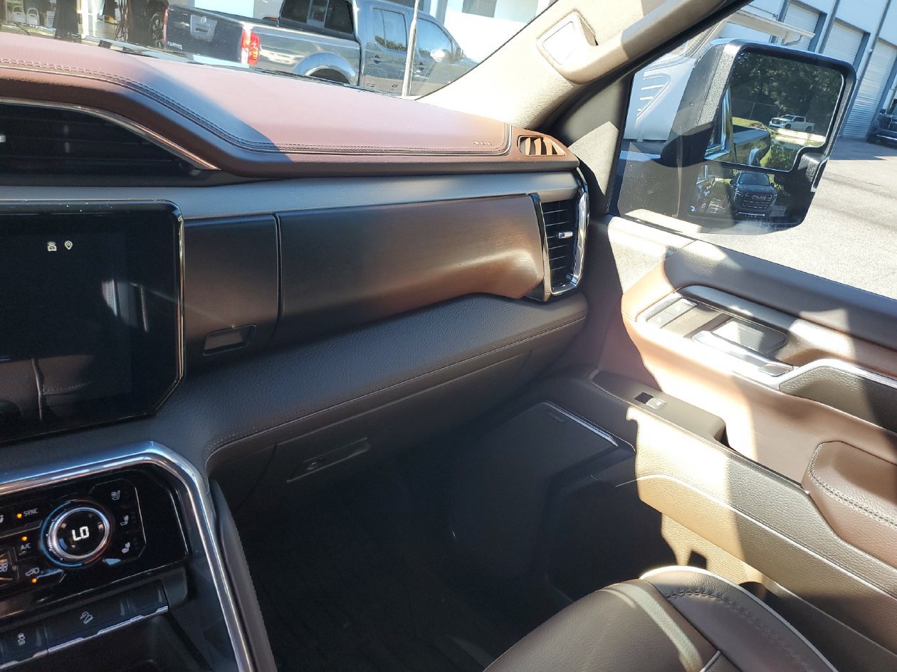 Used 2024 GMC Sierra 2500 Denali w/ Technology Package AWD/4WD image 26