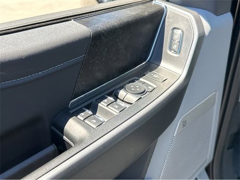 New 2025 Ford F350 XLT w/ Black Appearance Package image 40