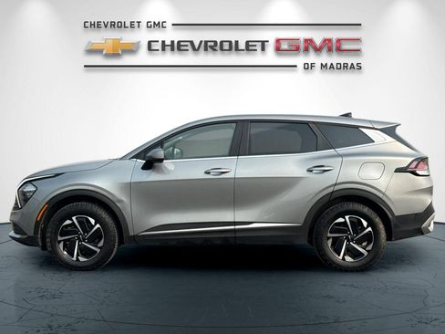 Used 2023 Kia Sportage LX AWD/4WD image 6