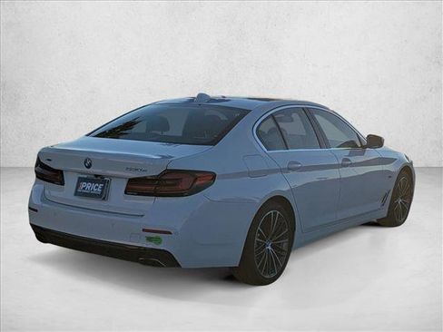 Certified 2023 BMW 530e xDrive w/ Premium Package image 5