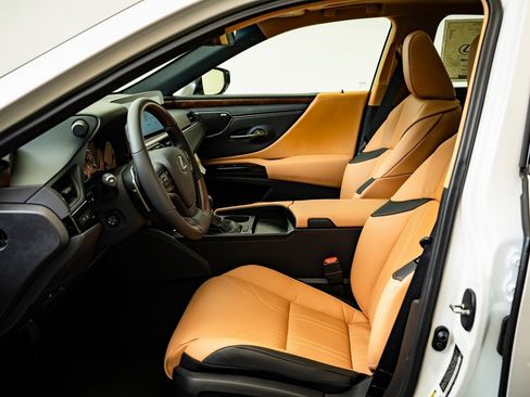 New 2025 Lexus ES 350 Ultra Luxury image 19