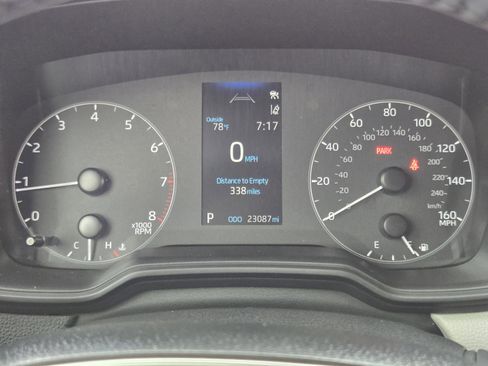 Used 2024 Toyota Corolla Cross LE FWD image 12