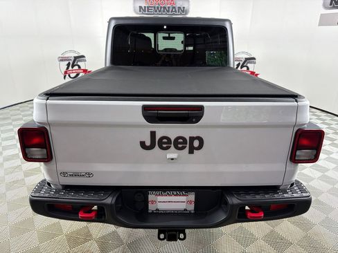 Used 2023 Jeep Gladiator Rubicon w/ Trailer Tow Package AWD/4WD image 5