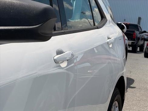 Used 2018 Chevrolet Equinox LS AWD/4WD image 8