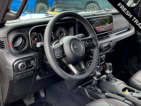 Used 2026 Jeep Gladiator Rubicon w/ Steel Power Dome Hood Package AWD/4WD image 5