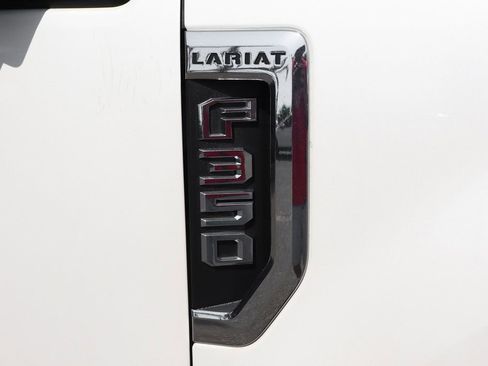 Used 2017 Ford F350 Lariat w/ Chrome Package image 50