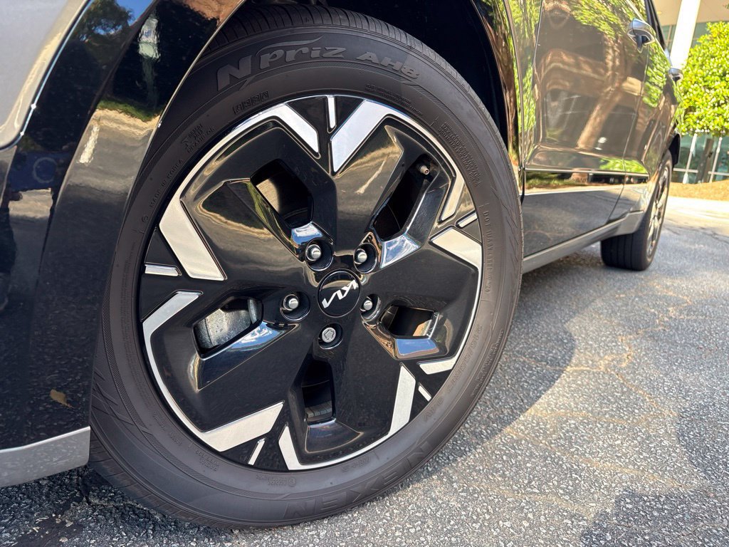 Used 2025 Kia Niro Wind w/ Wind Preserve Package FWD image 5