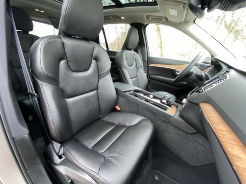 Used 2023 Volvo XC90 B6 Plus AWD/4WD image 26