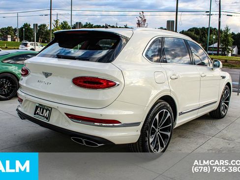Used 2023 Bentley Bentayga image 6
