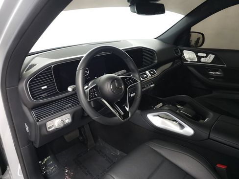 Used 2025 Mercedes-Benz GLE 450e 4MATIC image 9