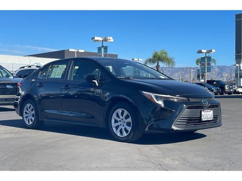 Used 2023 Toyota Corolla LE image 8