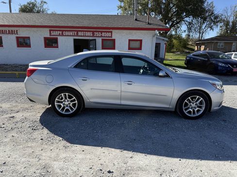 Used 2014 Chevrolet Malibu LT w/ Power Convenience Package image 2