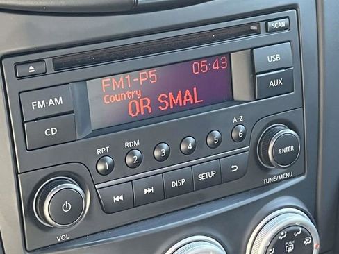 Used 2017 Nissan 370Z w/ Sport Package image 19