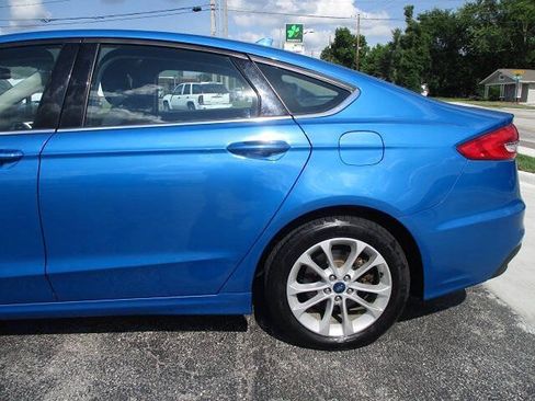 Used 2019 Ford Fusion SE FWD image 5