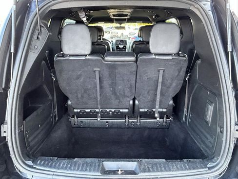 Used 2014 Chrysler Town & Country S FWD image 9