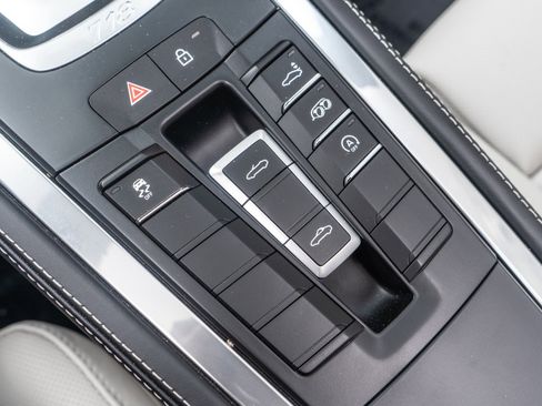 Used 2025 Porsche 718 Boxster image 30