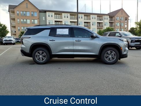 New 2026 Chevrolet Traverse LT w/ Driver Confidence Package FWD image 18