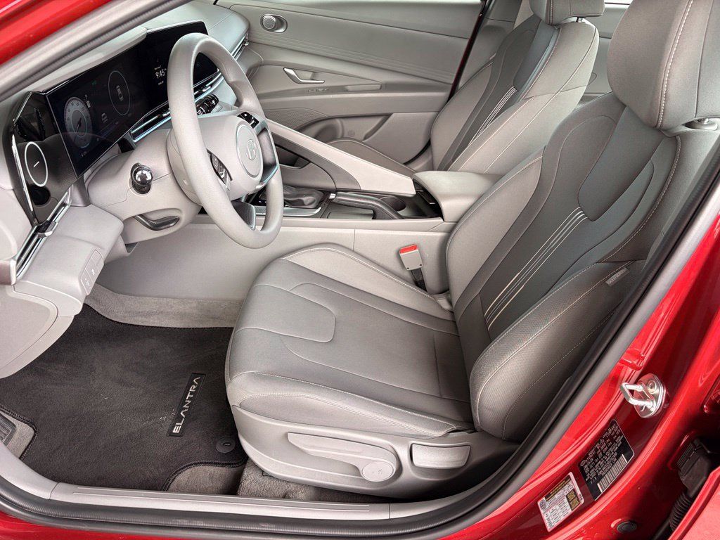 Used 2024 Hyundai Elantra SEL FWD image 10