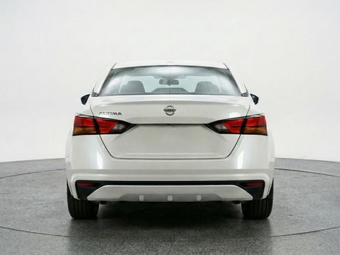 Used 2025 Nissan Altima 2.5 SV image 7