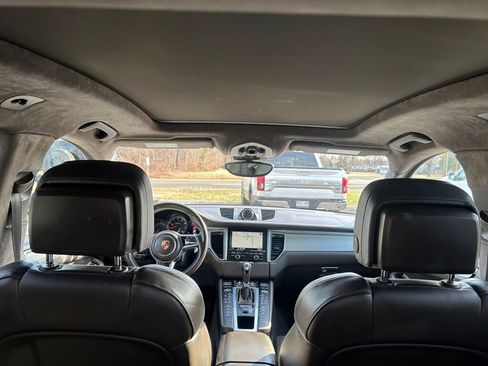 Used 2015 Porsche Macan Turbo image 33