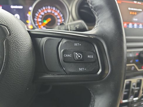 Used 2018 Jeep Wrangler Unlimited Sport S AWD/4WD image 31