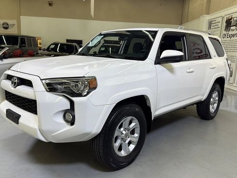 Used 2018 Toyota 4Runner SR5 RWD image 6