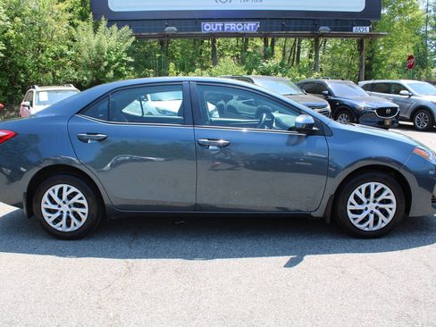 Used 2017 Toyota Corolla LE w/ Carpet Mat Package (TMS) FWD image 6