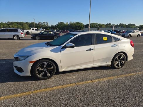 Used 2016 Honda Civic Touring image 1