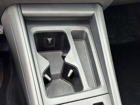 Certified 2025 Volkswagen Tiguan S w/ 18" Wheel Package image 24