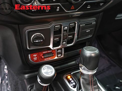 Used 2021 Jeep Gladiator Rubicon w/ LED Lighting Group AWD/4WD image 19