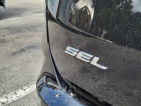 Used 2024 Ford Edge SEL AWD/4WD image 4