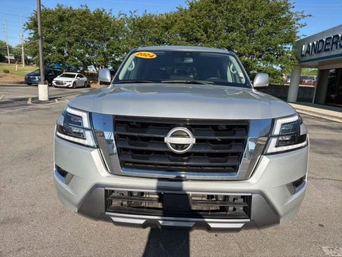 Used 2024 Nissan Armada SL AWD/4WD image 9