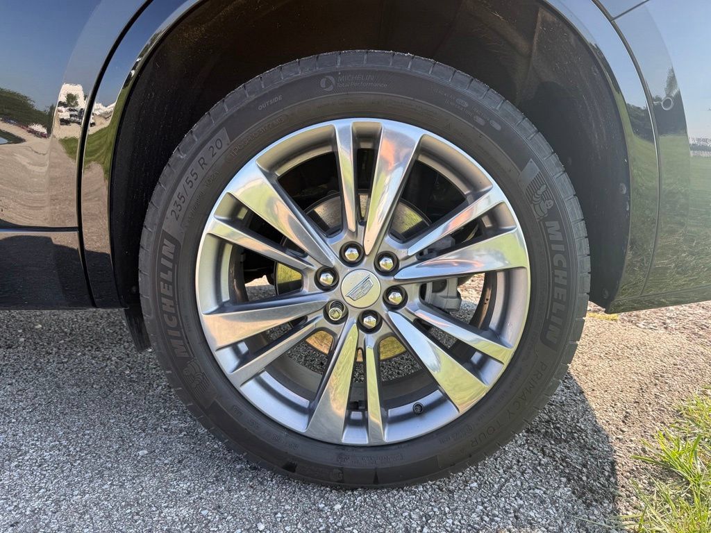 Certified 2025 Cadillac XT6 Premium Luxury w/ Technology Package AWD/4WD image 15
