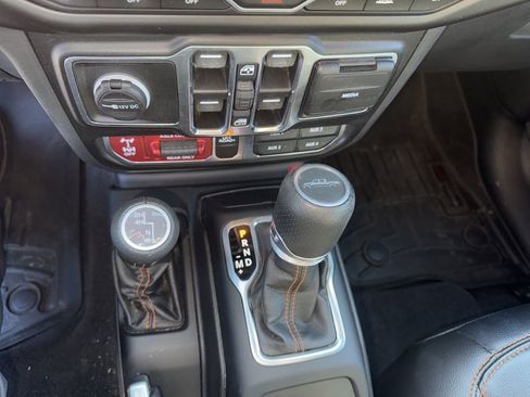 Used 2021 Jeep Gladiator Mojave image 13
