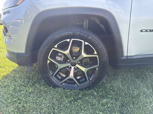 Used 2025 Jeep Compass Limited AWD/4WD image 10