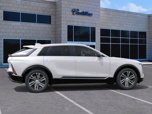 New 2025 Cadillac Lyriq Luxury image 5