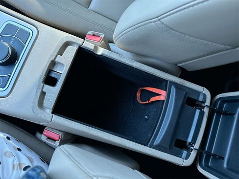 Used 2018 Jeep Grand Cherokee Limited image 21