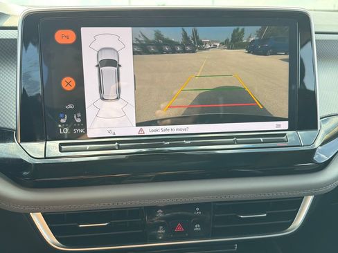 Certified 2024 Volkswagen Atlas Peak Edition SEL AWD/4WD image 16