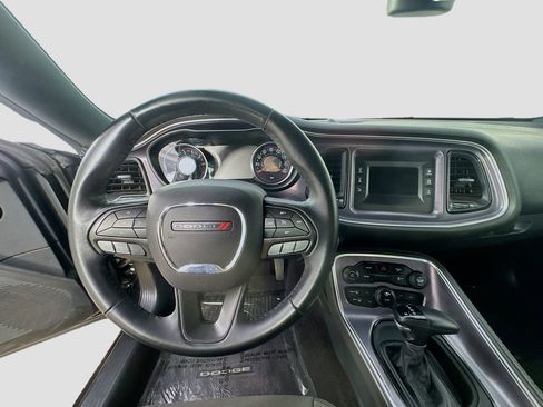 Used 2017 Dodge Challenger SXT RWD image 13