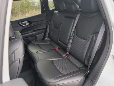 New 2026 Jeep Compass Latitude image 29