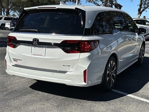 New 2026 Honda Odyssey Elite image 3