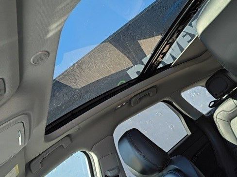 Used 2021 Lincoln Corsair Reserve image 12