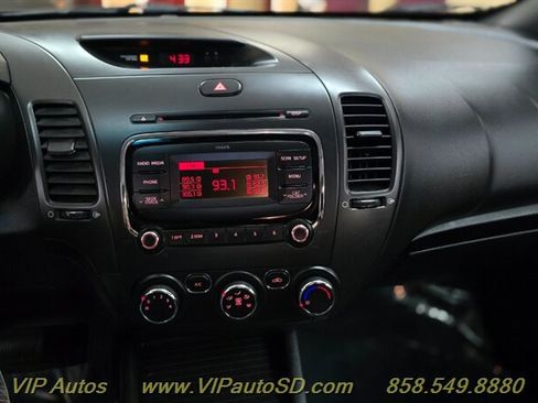 Used 2017 Kia Forte LX image 17