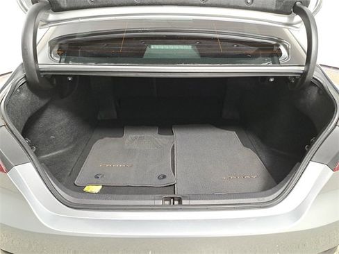 Used 2019 Toyota Camry XLE image 9