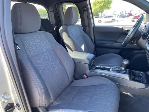 Used 2018 Toyota Tacoma TRD Sport image 26