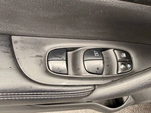 Used 2020 Nissan Rogue SV AWD/4WD image 13